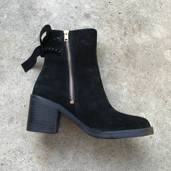 ❌SOLD❌UGG Fraise Whipstitch Boots - Picture 5 of 8